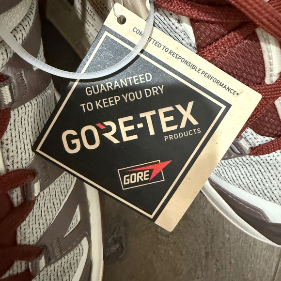 New SALOMON X ULTRA 360 EDGE MID GORE-TEX Women's Hiking Boots - Picture 5 of 7